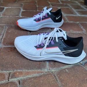 Nike Running Air Zoom Pegasus 38 Sneakers Women in White/Black size 10